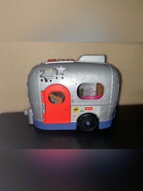 Fisher-Price Little People Light-up Learning Camper Playset 2021 Working lights